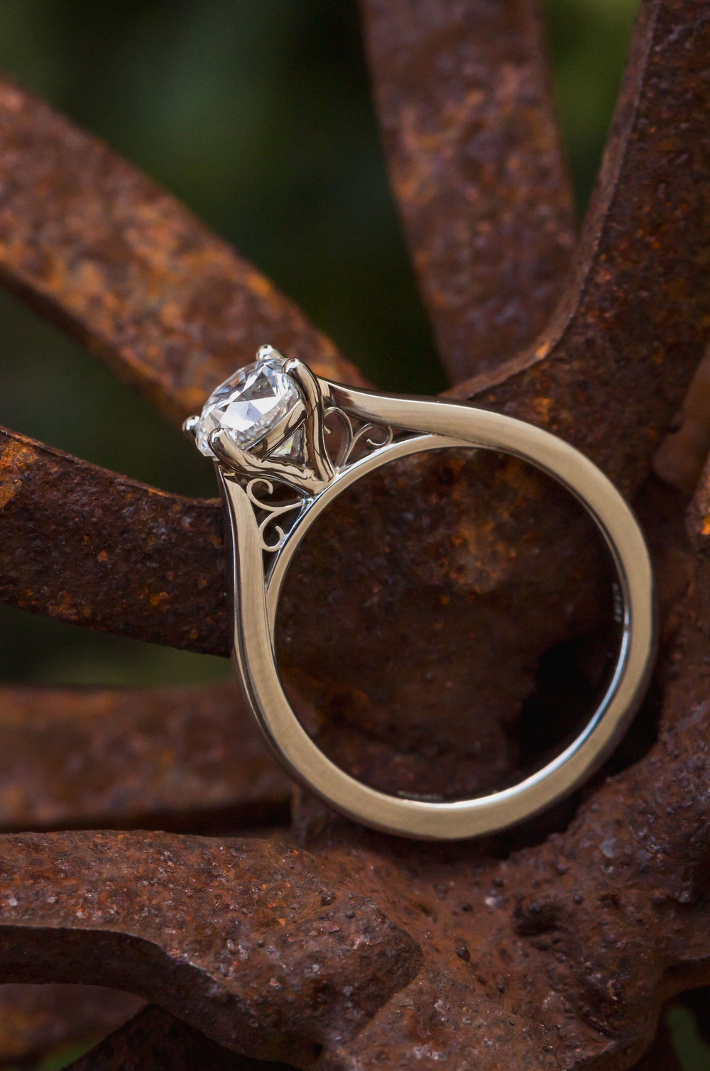 Solitaire with Filigree
